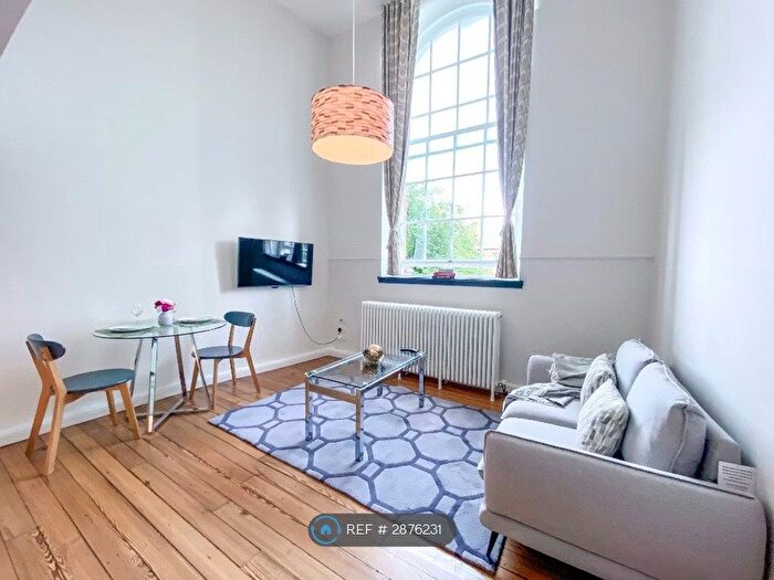 1 Bedroom Flat To Rent In Mcdonald Road, Edinburgh, EH7