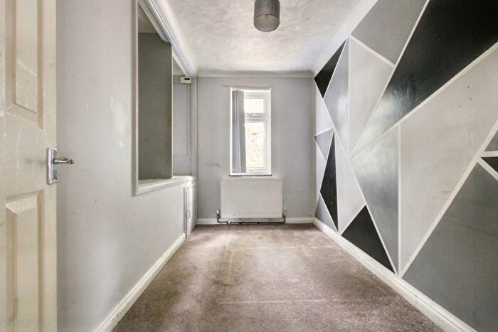 3 Bedroom Terraced House For Sale In Dengayne, Basildon, SS14