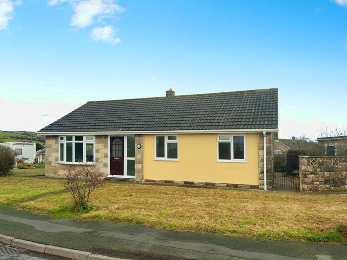3 Bedroom Bungalow To Rent In Bannock Road, Whitwell, Ventnor, PO38