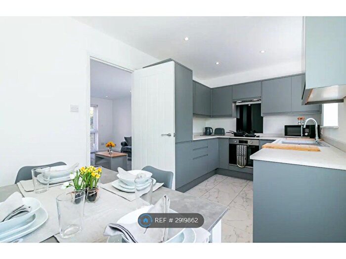 3 Bedroom Semi-Detached House To Rent In The Pastures, Stevenage, SG2