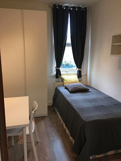 Studio To Rent In Talgarth Road, W14