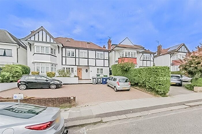 6 Bedroom Detached House To Rent In Allington Road, Hendon, NW4