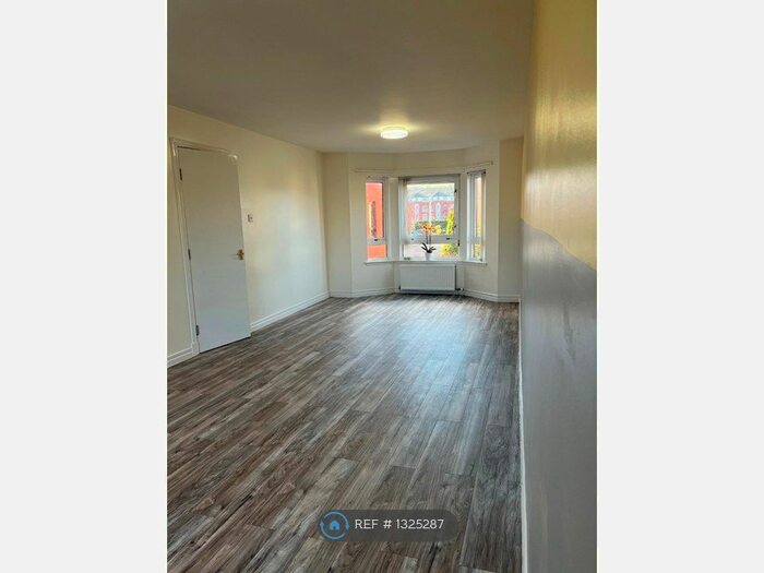 2 Bedroom Flat To Rent In West Powburn, Edinburgh EH9