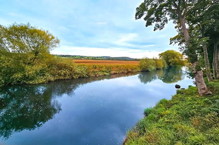 2 Bedroom Flat For Sale In Pool Road, Pool In Wharfedale, LS21