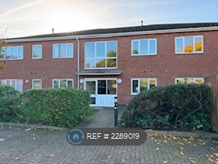 2 Bedroom Flat To Rent In School Road, Ashford, TW15