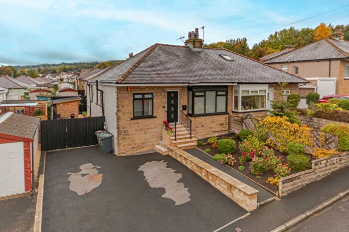 2 Bedroom Bungalow For Sale In Mount Pleasant, Sandbeds, Keighley, West Yorkshire, BD20