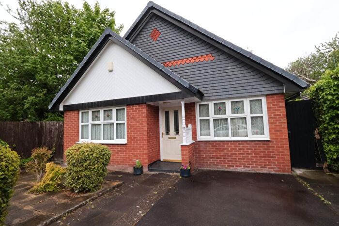 2 Bedroom Bungalow For Sale In Beltone Close, Stretford, M32
