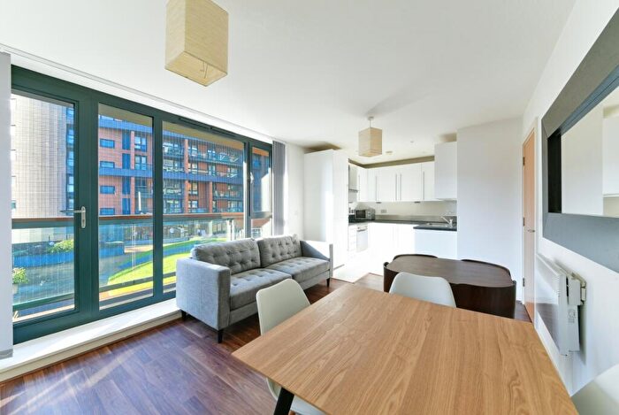 1 Bedroom Flat To Rent In Hallsville Road, Canning Town, London, E16