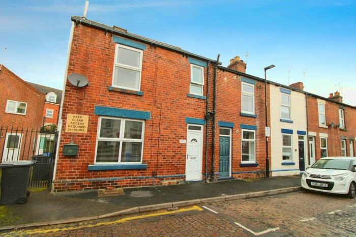 3 Bedroom Apartment To Rent In Brier Street, Sheffield, South Yorkshire, S6