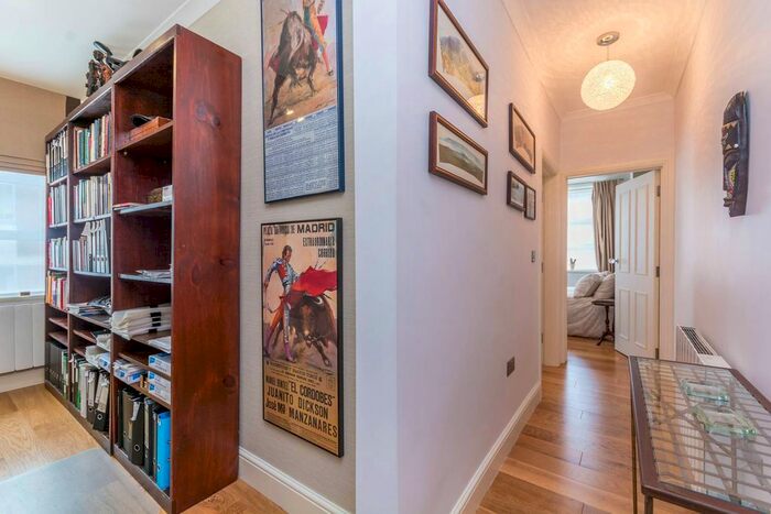 2 Bedroom Flat To Rent In Picton Place, Marylebone, London, W1U