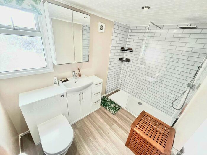 2 Bedroom Park Home For Sale In Pentland Park, Midlothian, Loanhead, EH20