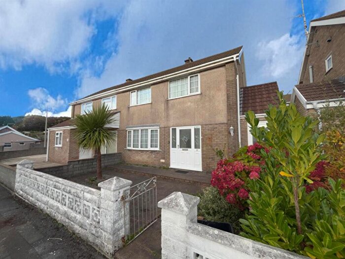3 Bedroom Semi-Detached House For Sale In Bryn Siriol, Llanelli, SA14
