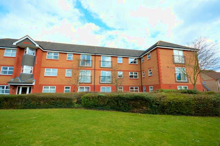 2 Bedroom Flat To Rent In Blackthorn Close, Cambridge, CB4