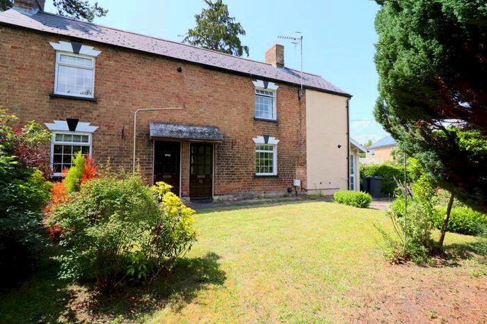 3 Bedroom Semi-Detached House To Rent In Epney, Gloucester, GL2
