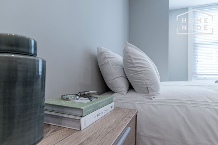 Studio To Rent In Croxley Road, Queens Park, W9