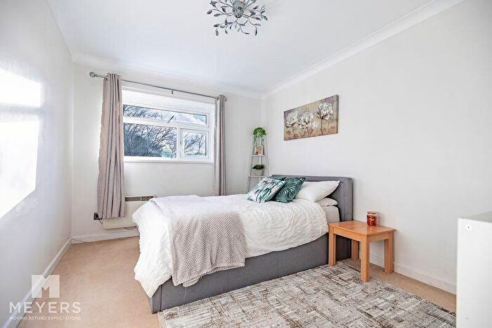 2 Bedroom Apartment For Sale In St. Valerie Road, Bournemouth, BH2