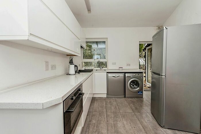 1 Bedroom Studio To Rent In The Rise, Park Street, St.Albans, AL2