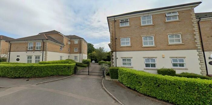2 Bedroom Apartment To Rent In Sycamore Court, Great North Way, Hendon, London, NW4