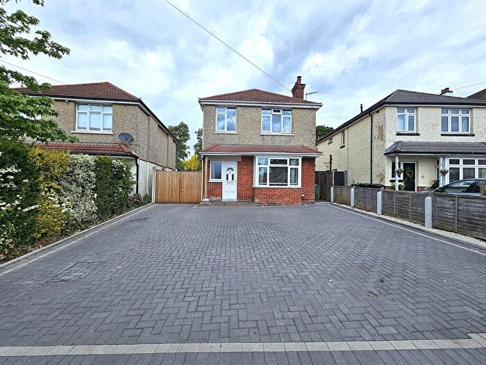4 Bedroom Detached House For Sale In Hennings Park Road, Oakdale, Poole, BH15