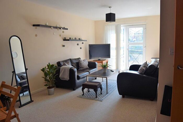 2 Bedroom Apartment To Rent In Ladybarn Lane, Fallowfield, Manchester, Greater Manchester, M14