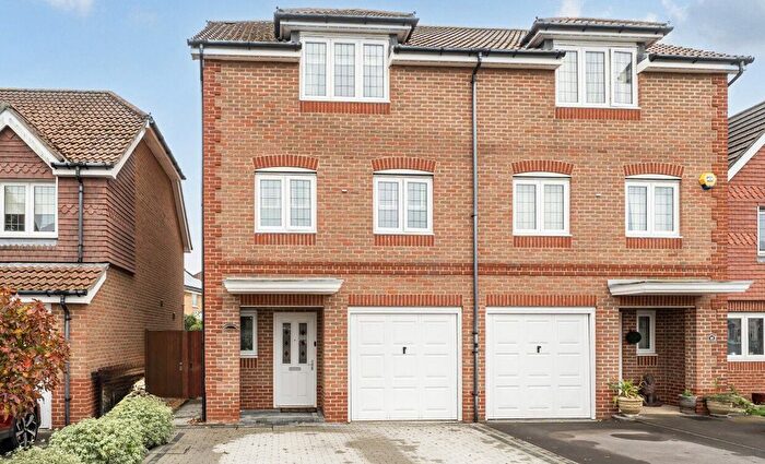 3 Bedroom Parking For Sale In Tiger Moth Close, Lee-On-The-Solent, Hampshire, PO13