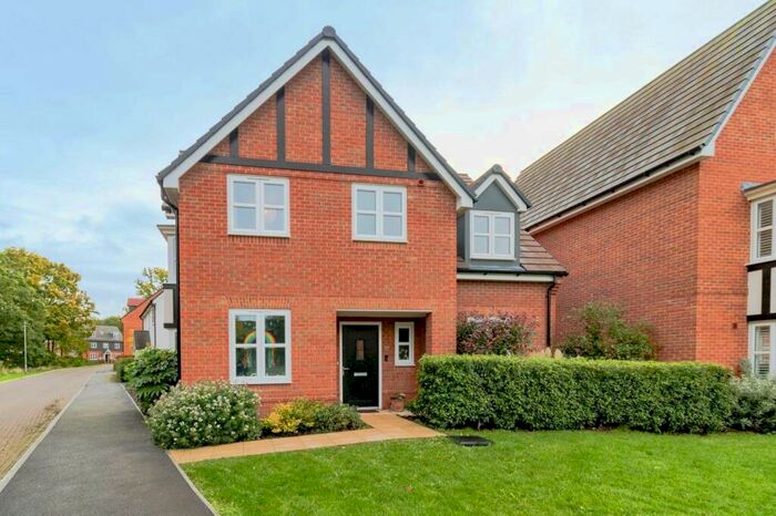 4 Bedroom Detached House To Rent In Dragonfly Chase, Sandhurst, Berkshire, GU47