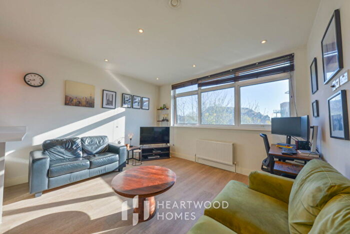 1 Bedroom Flat For Sale In Ridgmont Plaza, , Ridgmont Road, AL1