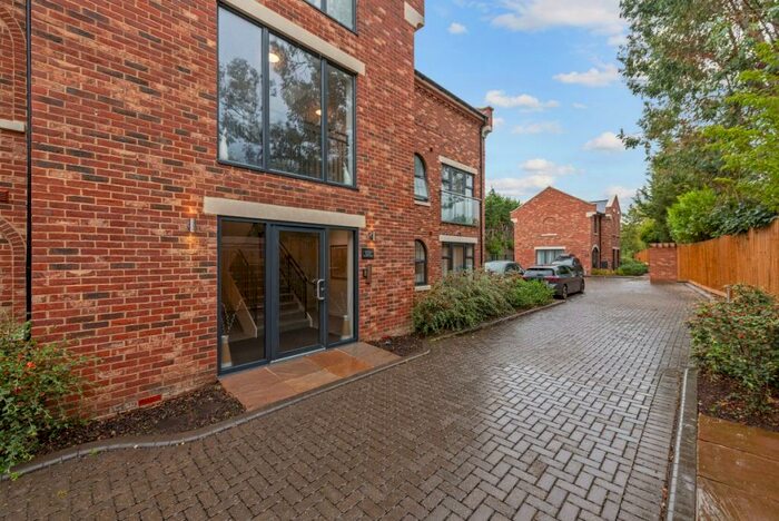 2 Bedroom Apartment To Rent In Station Approach Marlow, SL7