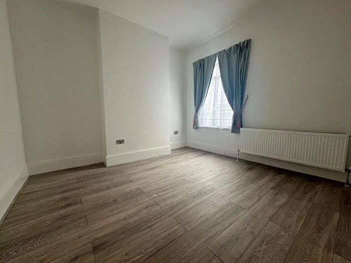 3 Bedroom Flat To Rent In Barking, IG11