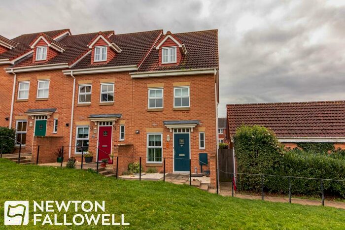 3 Bedroom Semi-Detached House To Rent In Whinney Moor Way, Retford, DN22