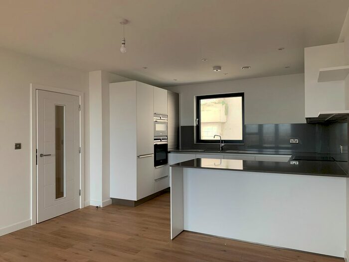 2 Bedroom Flat To Rent In Beach Drive, Harbour View, CT11