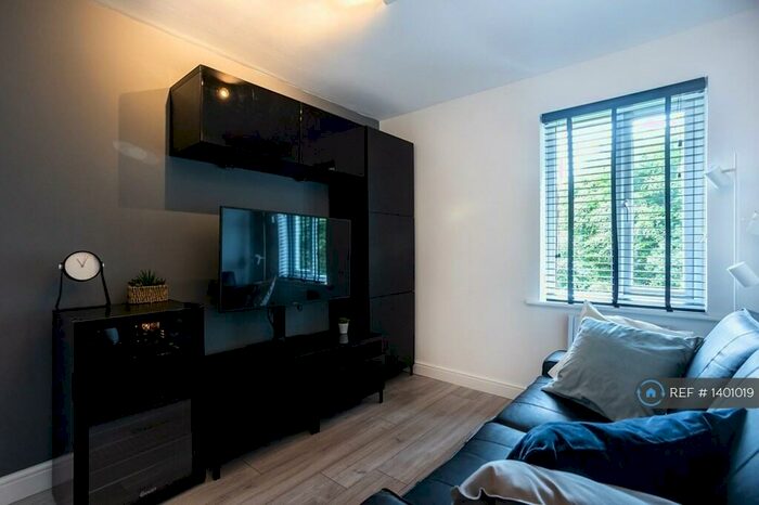 1 Bedroom Maisonette To Rent In Carters Walk, Farnham, GU9