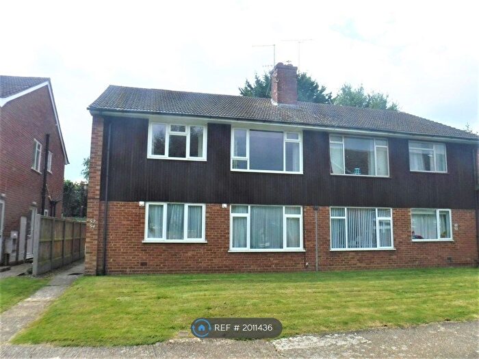 2 Bedroom Flat To Rent In Raymond Avenue, Canterbury, CT1