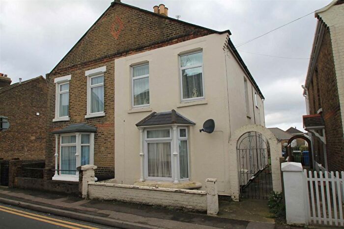 1 Bedroom Flat To Rent In William Street, Sittingbourne, ME10