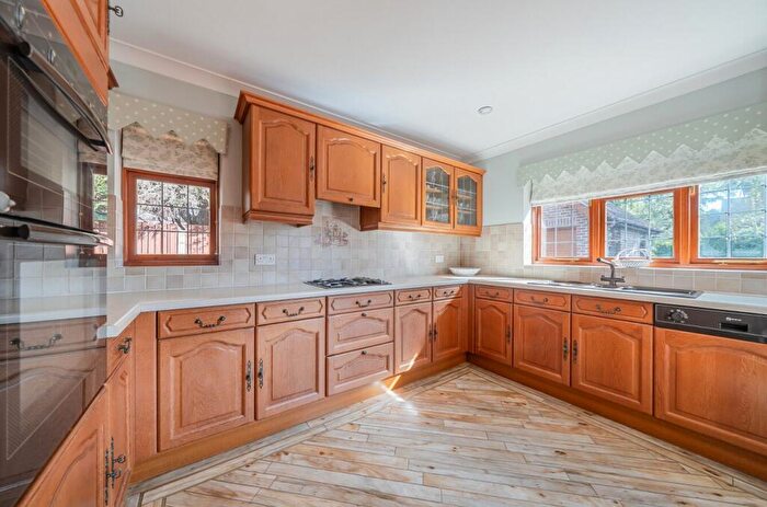 3 Bedroom Detached House For Sale In Woodside Road, Bromley, BR1