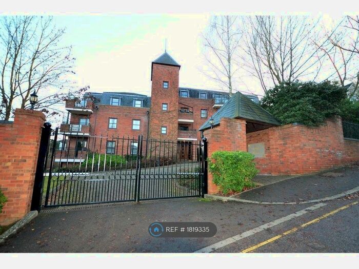 2 Bedroom Flat To Rent In Lychgate Manor, Harrow, HA1