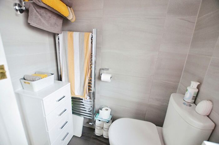 2 Bedroom Semi-Detached House For Sale In Forest Hill Road, Worksop, S81