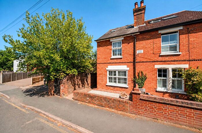 3 Bedroom Semi Detached House For Sale In Guildford, Surrey, GU2