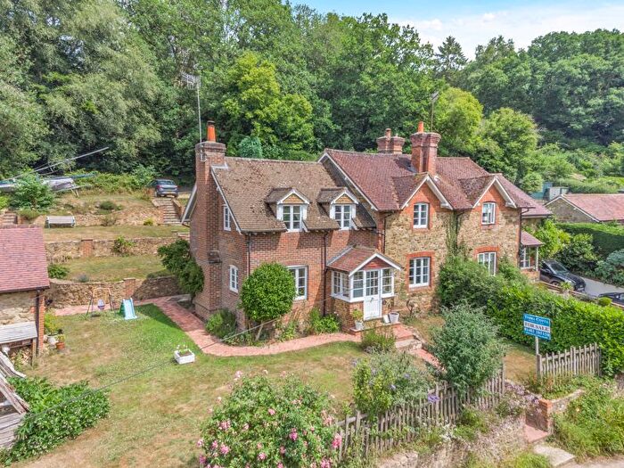 4 Bedroom Semi-Detached House For Sale In Ewhurst Road, Peaslake, GU5