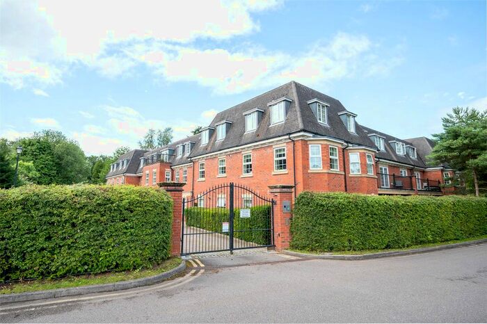 1 Bedroom Flat For Sale In Castlecroft Road, Castlecroft, Wolverhampton, West Midlands, WV3