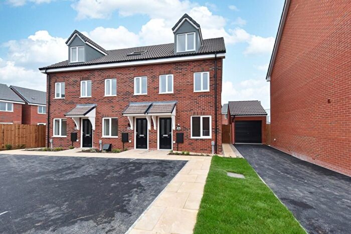 3 Bedroom Town House To Rent In Magenta Way, Stoke Bardolph, NG14