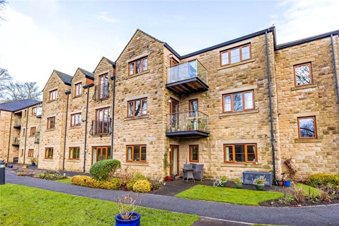 2 Bedroom Apartment For Sale In Holme Valley Court, Huddersfield Road, Holmfirth, HD9