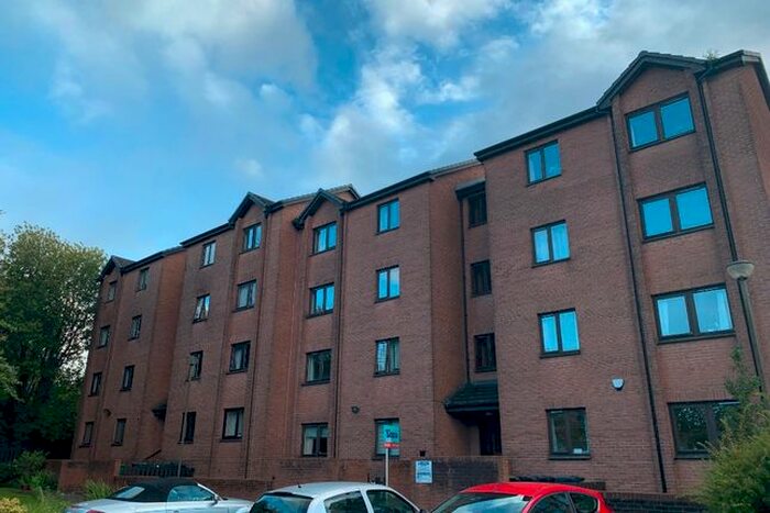 2 Bedroom Flat To Rent In Wallace Court, Stirling Town, Stirling, FK8