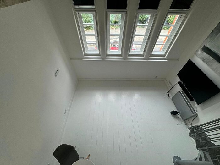 1 Bedroom Flat To Rent In York Way, King's Cross, London, N1
