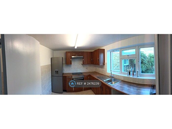 2 Bedroom Flat To Rent In Dorman Walk, London, NW10