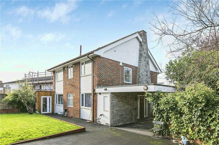 4 Bedroom Detached House To Rent In Bishops Park Road, London, SW16