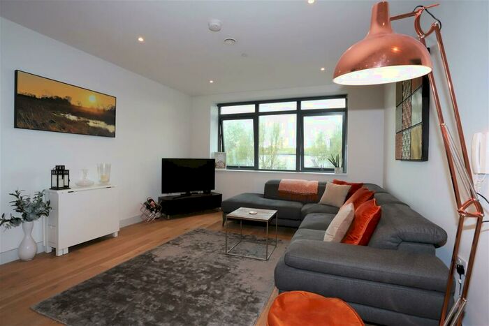 2 Bedroom Apartment To Rent In One Vesta Street, M4