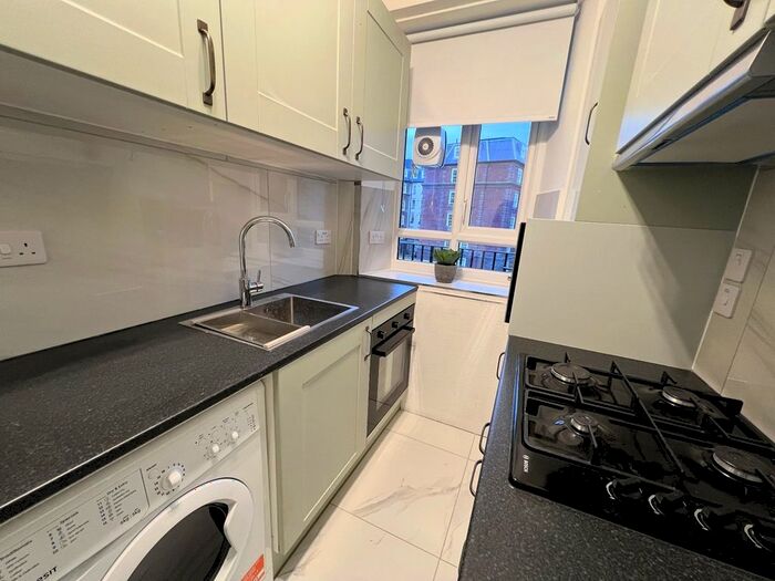 3 Bedroom Flat To Rent In North End Road, West Kensington, W14