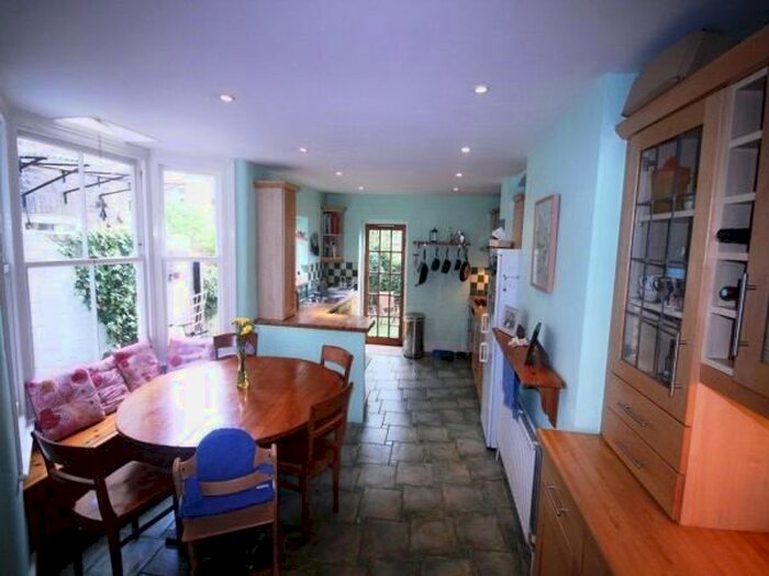 4 Bedroom Town House To Rent In Arodene Road, Brixton, SW2