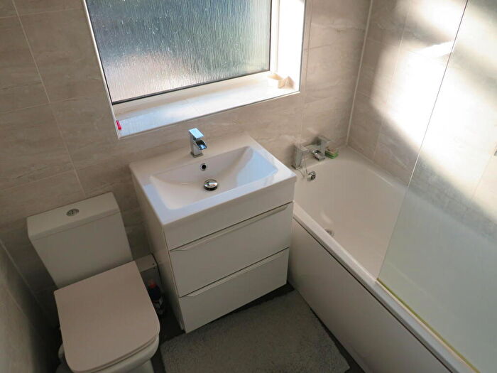 4 Bedroom Terraced House To Rent In Douglas Road, Oldbury, B68